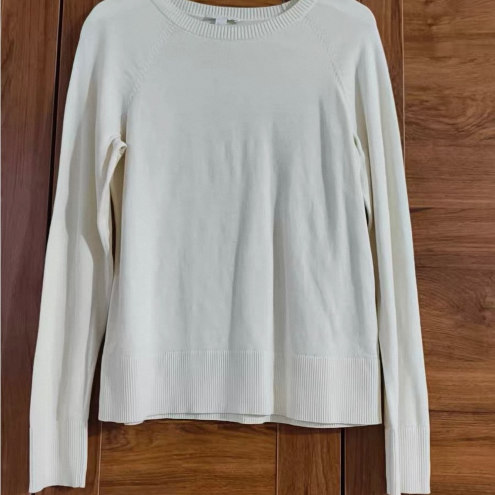 Chic Cream Turtleneck Sweater